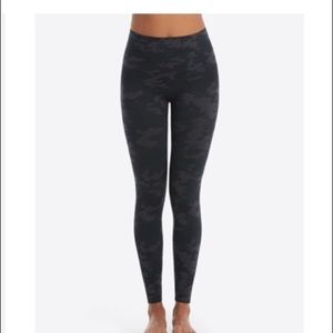 NWT Spanx Seamless Leggings Heather Black Size 2X